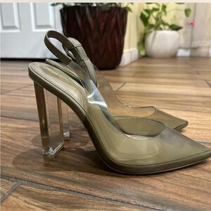 Like new Aldo heels for a night out!